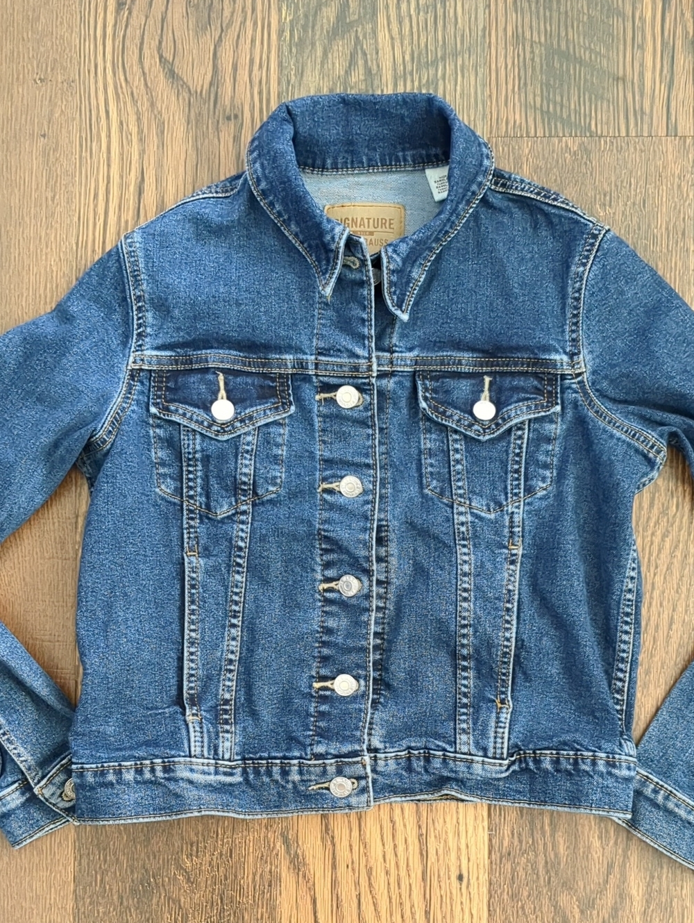 Levi's Signature Gold Denim Women's Jean Jacket, Size Medium